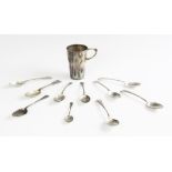 Five Old-English pattern Victorian teaspoons by Cooper Brothers, Sheffield 1892,