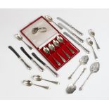 A boxed set of six George V silver teaspoons by Josiah Williams & Co, London 1911, each 11.6cm long,