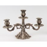 CANDELABRO a tre fiamme in argento. Fine '800 Misure: cm 29 x 12 x h 19,5