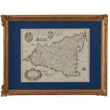 STAMPA "Carta geografica della Sicilia" entro cornice in legno dorato. XX secolo Misure: cm 44 x 57