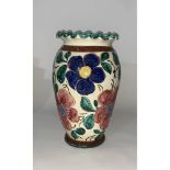 VASO in ceramica decorata a mano. Italia XX secolo Misure: h cm 44