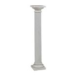 COLONNA in marmo bianco di Carrara. XX secolo Misure: cm 20 x 20 h cm 104