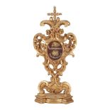 RELIQUARIO in legno dorato e scolpito con reliquie di San Giacomo e San Filippo. Sicilia XVIII
