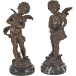 COPPIA SCULTURE in bronzo, fusione a cera persa raffiguranti "Putti alati musici", basi in marmo