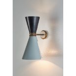 ANGELO LELLI Prod. Arredo Luce, Italia 1954 Lampada da parete biconica in ottone e alluminio,