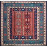 TAPPETO KILIM, trama in lana ed ordito in cotone. Cina XX secolo cm 218x226.