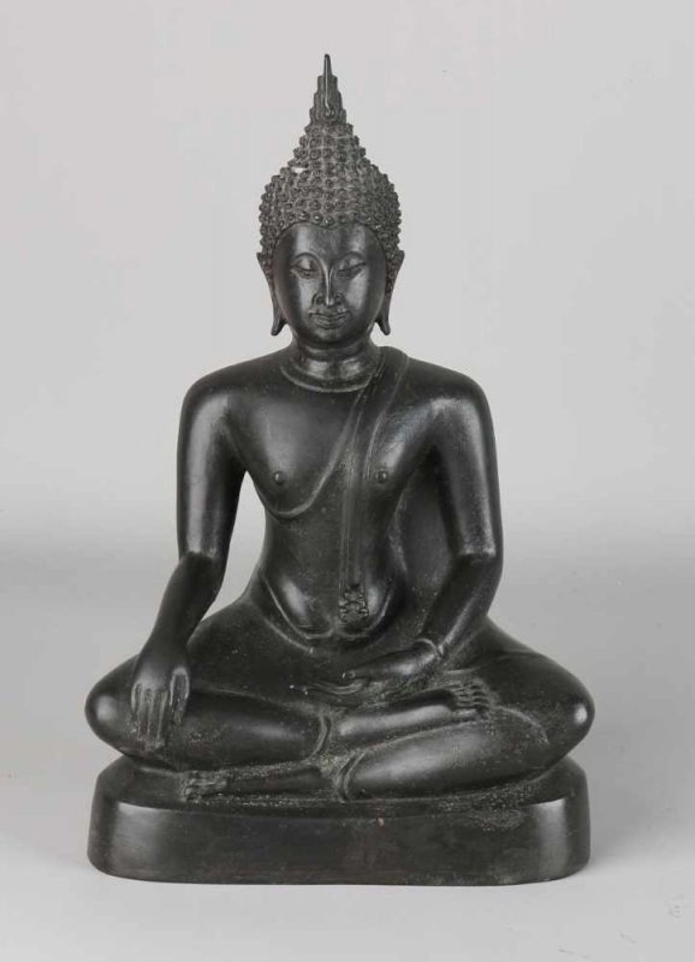 Old / antique Chinese bronze Buddha in lotus position. Size: H 27 cm. In good condition.