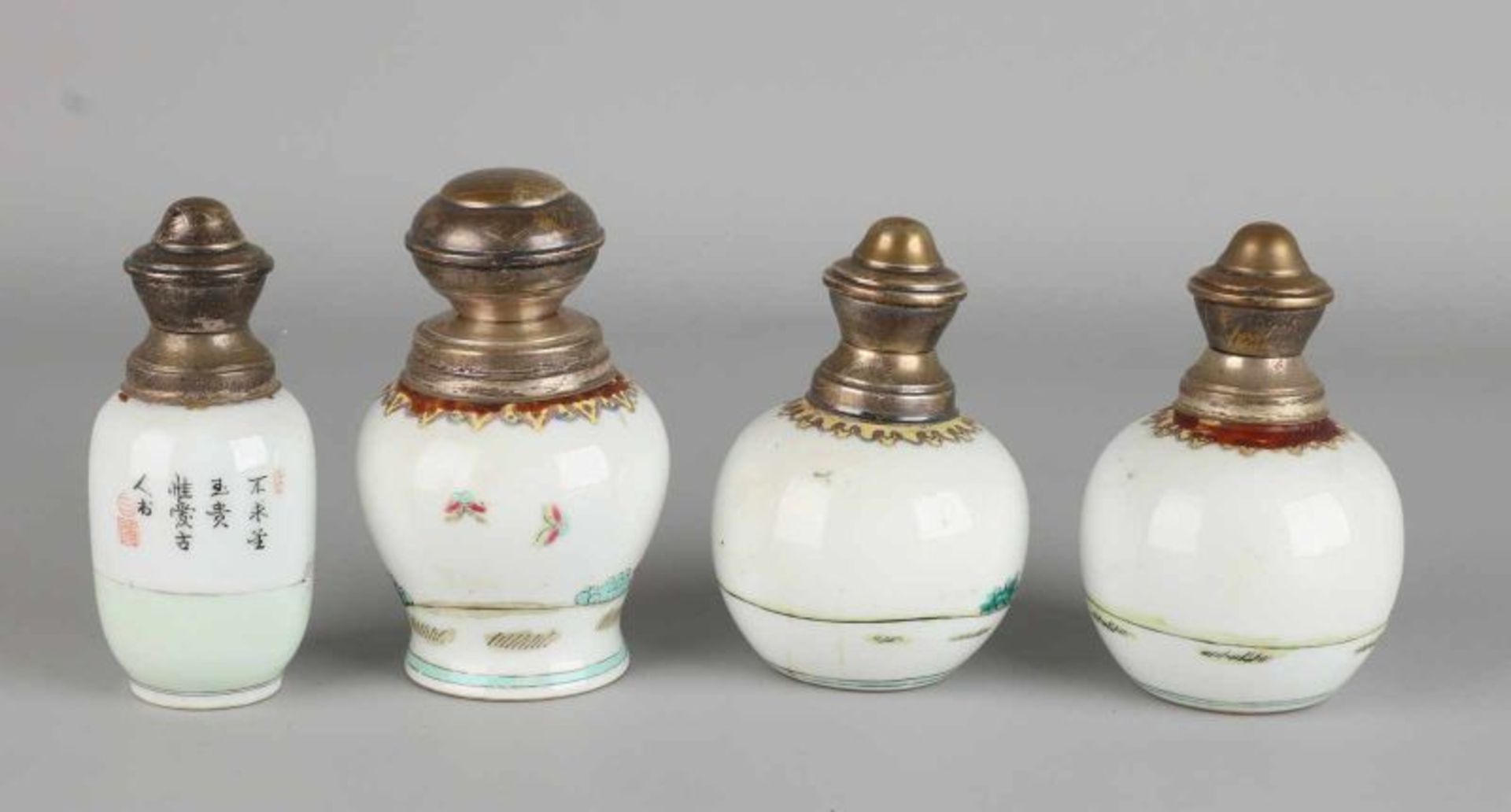 Four antique Chinese porcelain Republican cover jars with silver mounts. Bottom Brand. Circa - Bild 2 aus 2