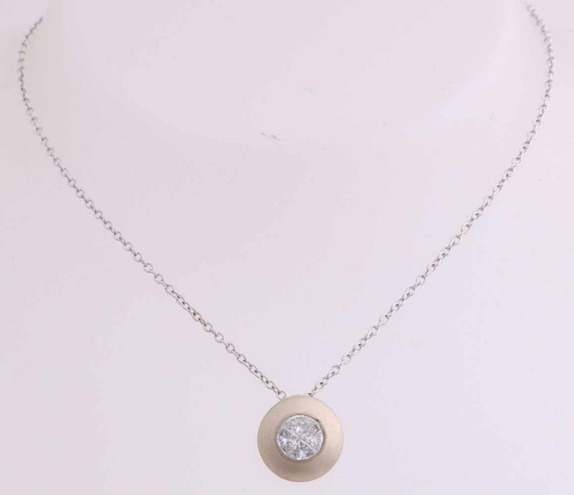 White gold necklace and pendant, 750/000, with diamond. Fine anchor necklace with engaged thereto