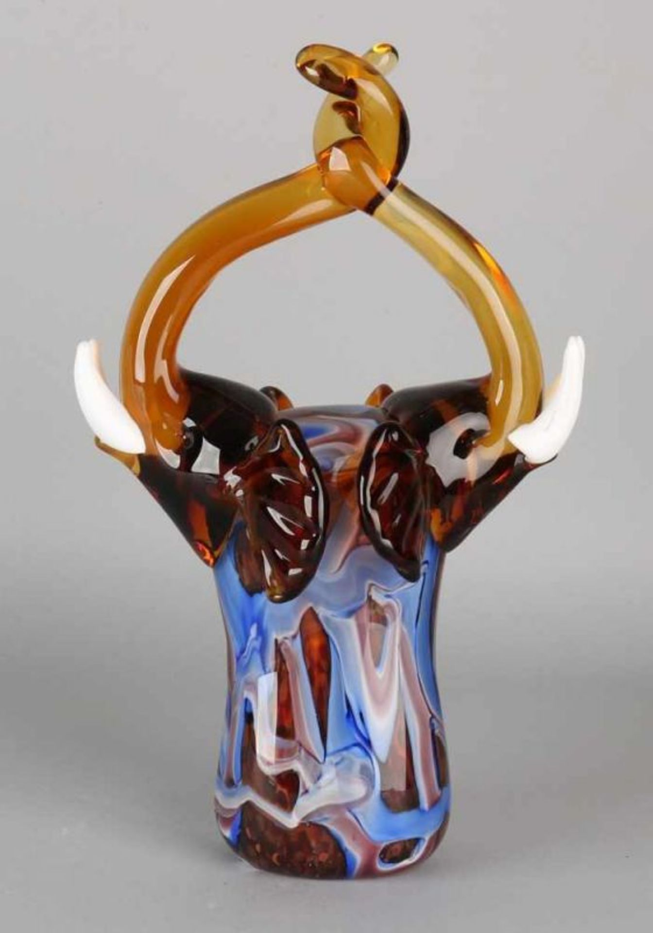 Glass art object. Two amorous elephants. Glass fusing. 21st century. Size: H 34 cm. In good