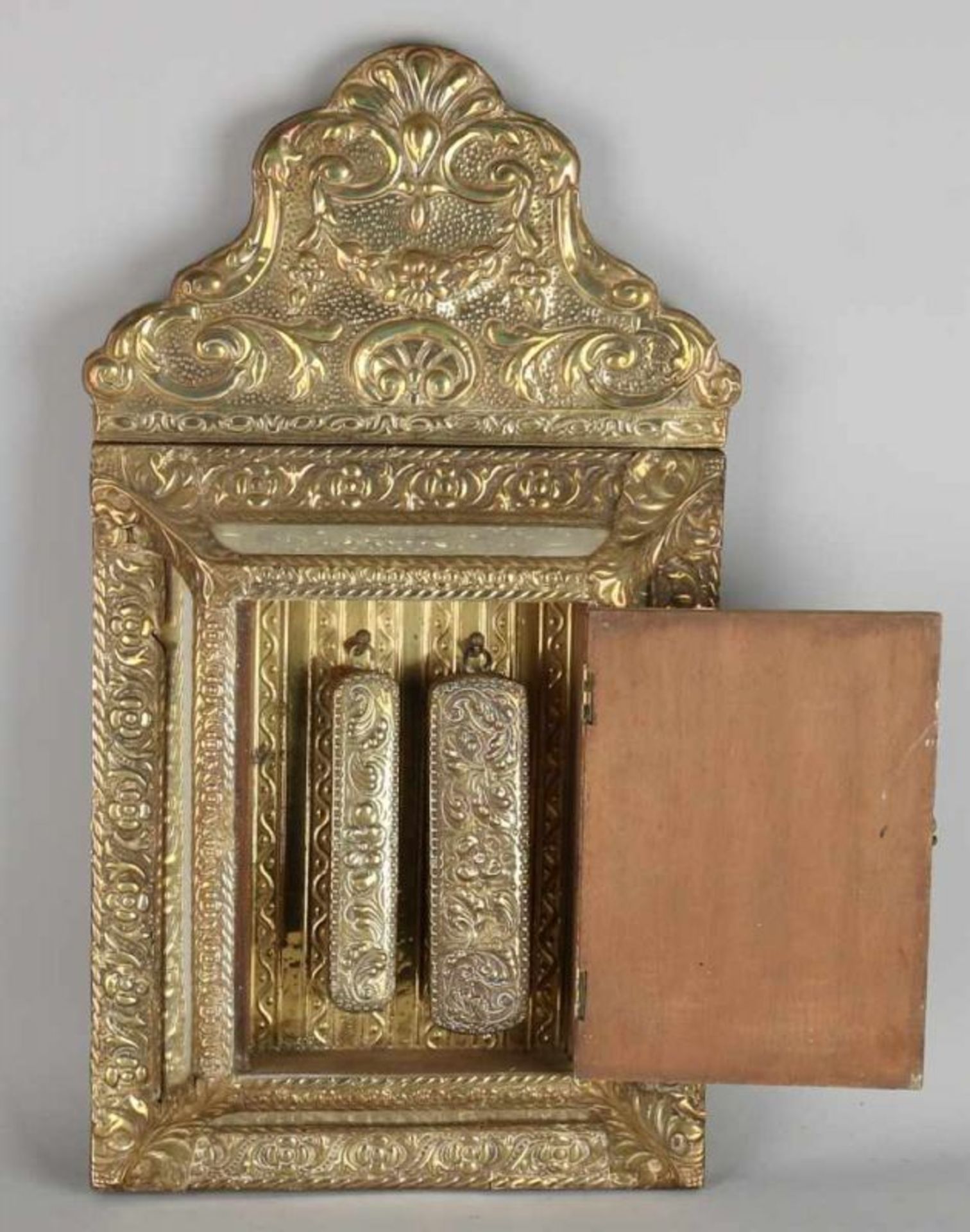 Antique brass brush with beaten mirror cabinet and two beaten brass brushes. Circa 1900. Size: 63 - Image 2 of 2