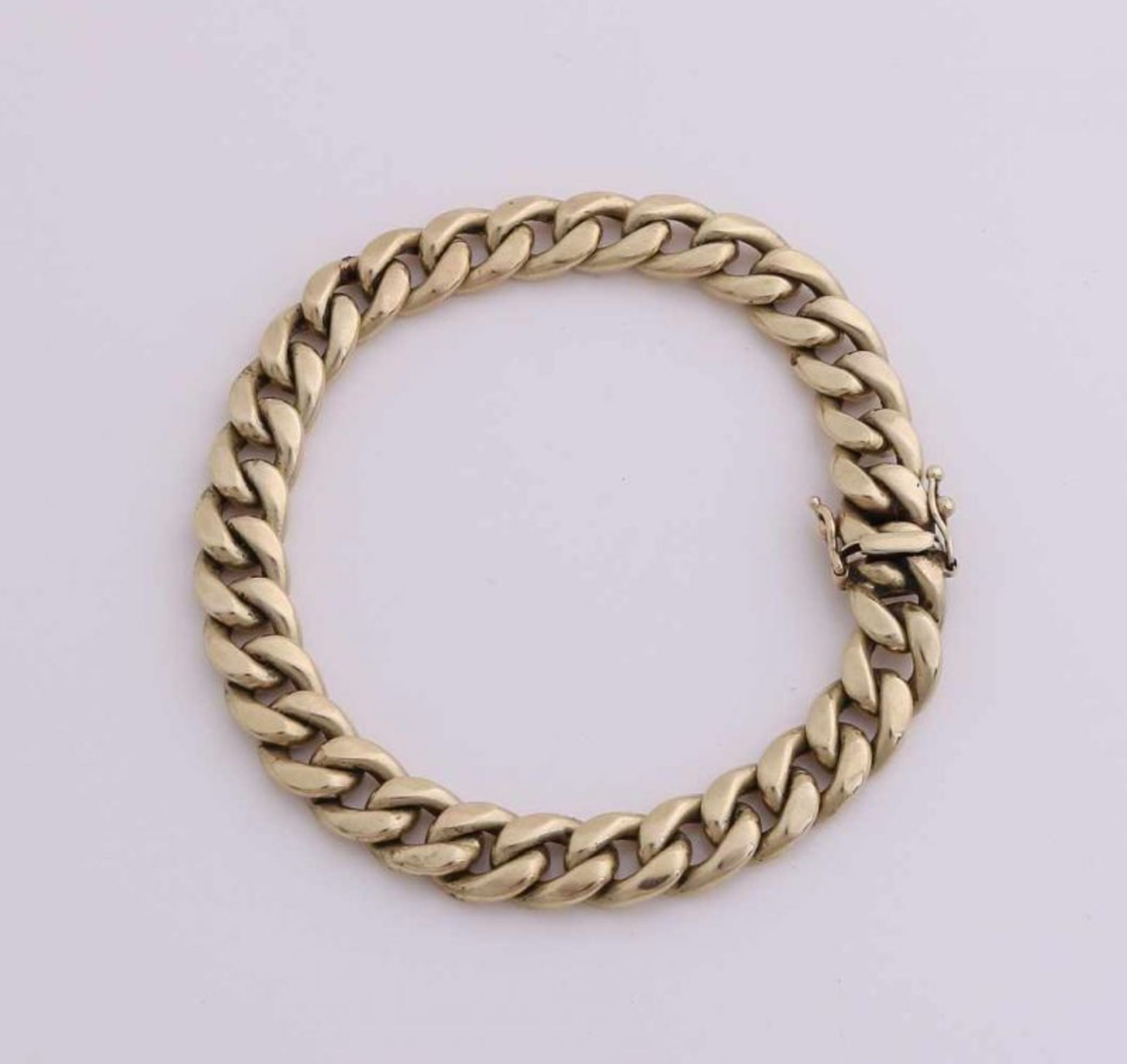 Yellow gold bracelet, 585/000, with a gourmet circuit, comprising bakslot and safety. 8.5 mm