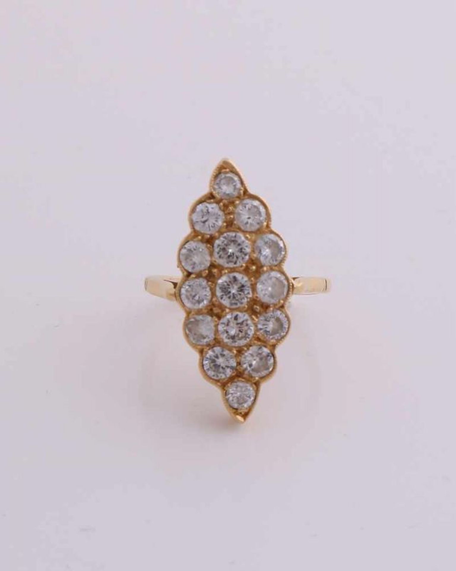 Elegant yellow gold ring, 833/000, with diamond. Ring with 15 brilliant cut diamonds put in a