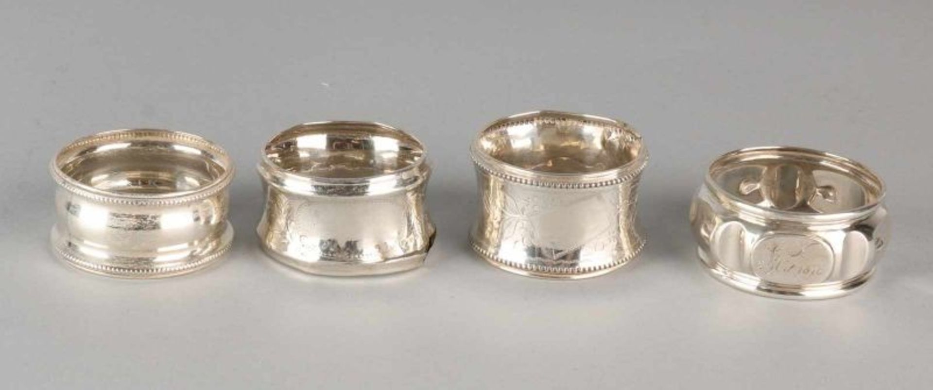 Four silver napkin rings, 835/000, a roll and Biedermeier engraving 3 includes engraving. Two