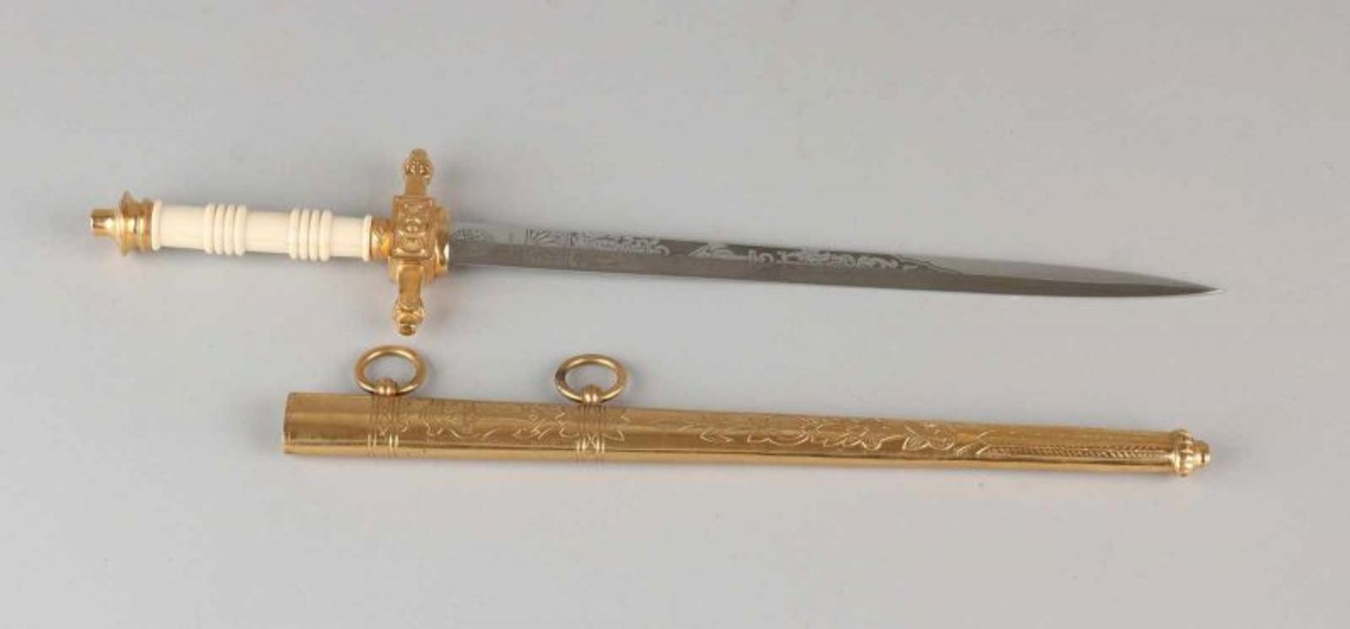 Old gilded (navy) dirk. Parada dagger. Signature E. F. Hofster - Solingen. 20th century. Dimensions: