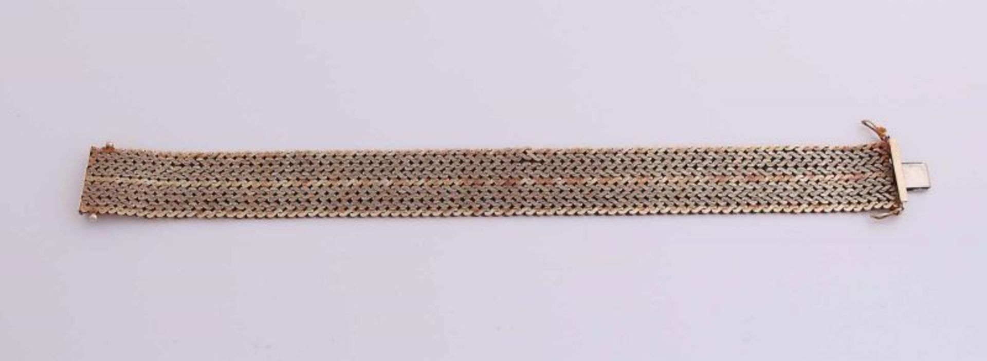 Wide yellow gold bracelet, 585/000, braided, partly matted herringbone motifs including a bakslot - Image 2 of 2