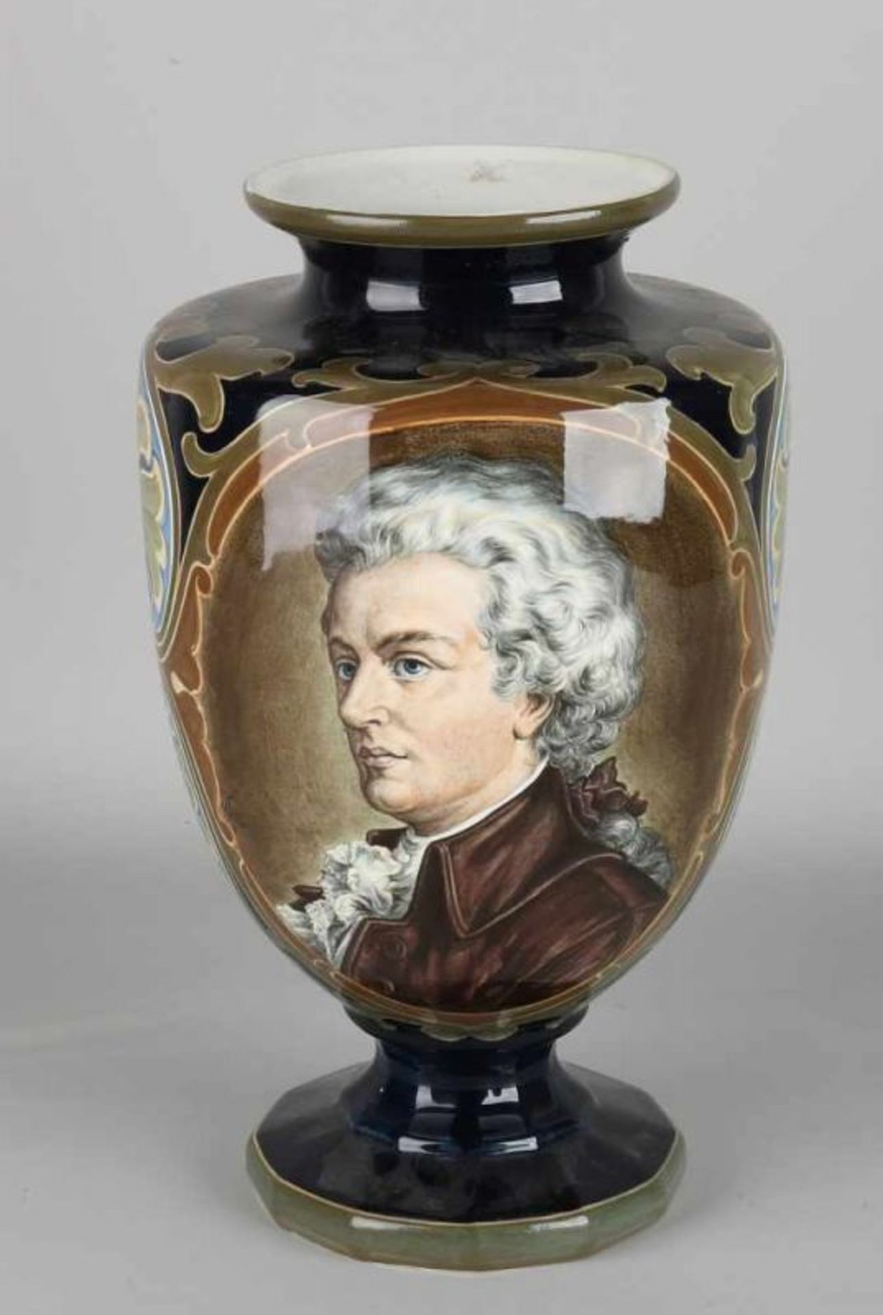 Antique hand painted Majolica vase depicting Mozart. Circa 1900. Signature Netherlands Bild 607