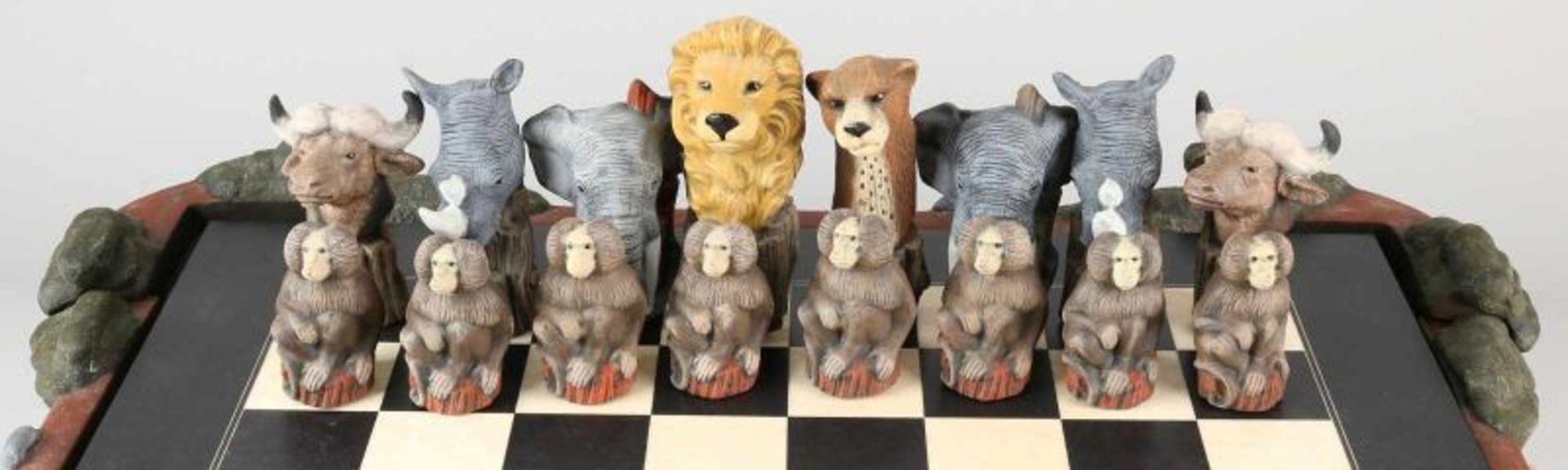 Great African pottery chess with animals + wooden chessboard. Size: 20 x 60 x 60 cm. In good - Image 2 of 3