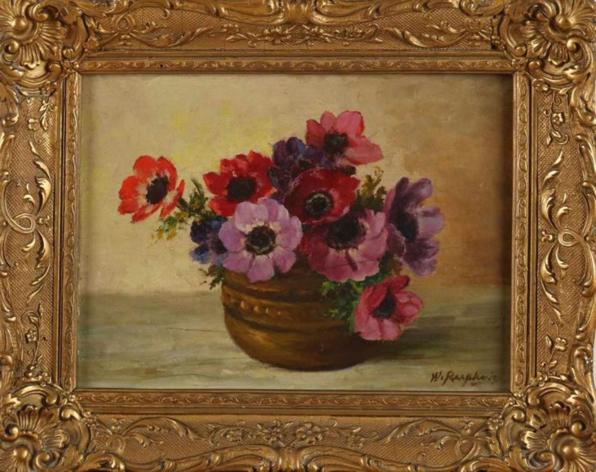 William Raaphorst. 1870 - 1963. Vase with anemones. Oil paint on panel. Size: 18 x H, B 24 cm. In