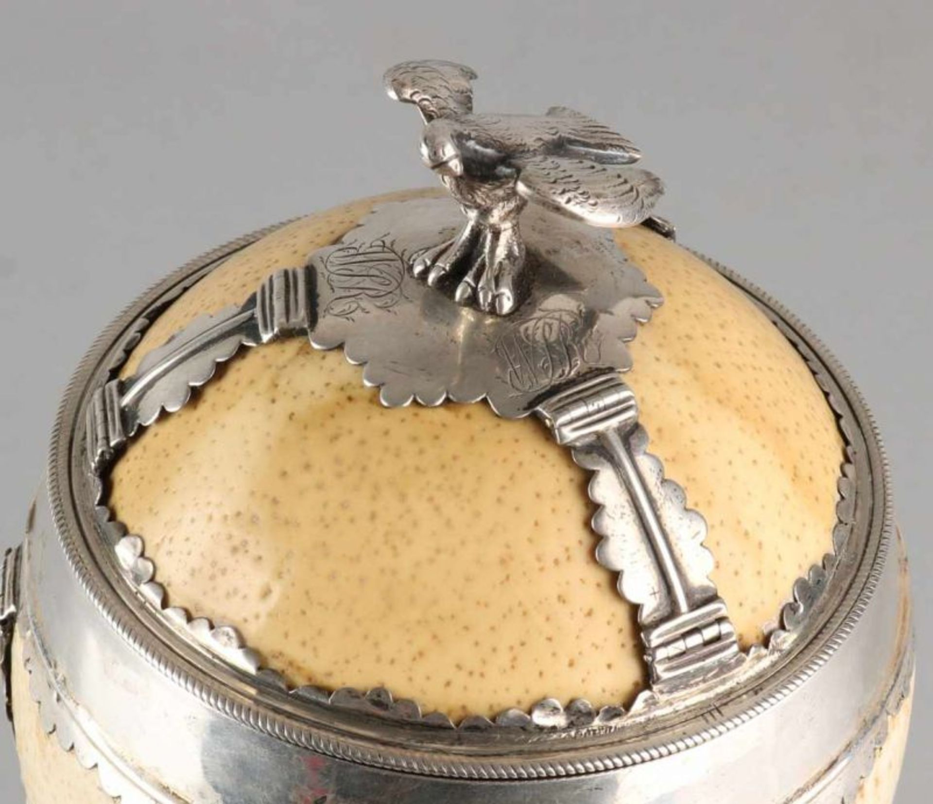 Special trophy made of silver with an ostrich. Handmade. Jar ophouten basement with a round silver - Bild 3 aus 3