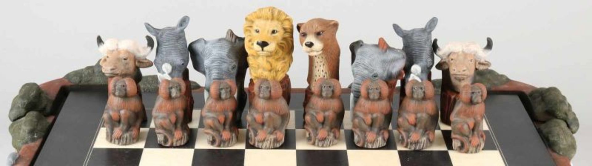 Great African pottery chess with animals + wooden chessboard. Size: 20 x 60 x 60 cm. In good - Image 3 of 3