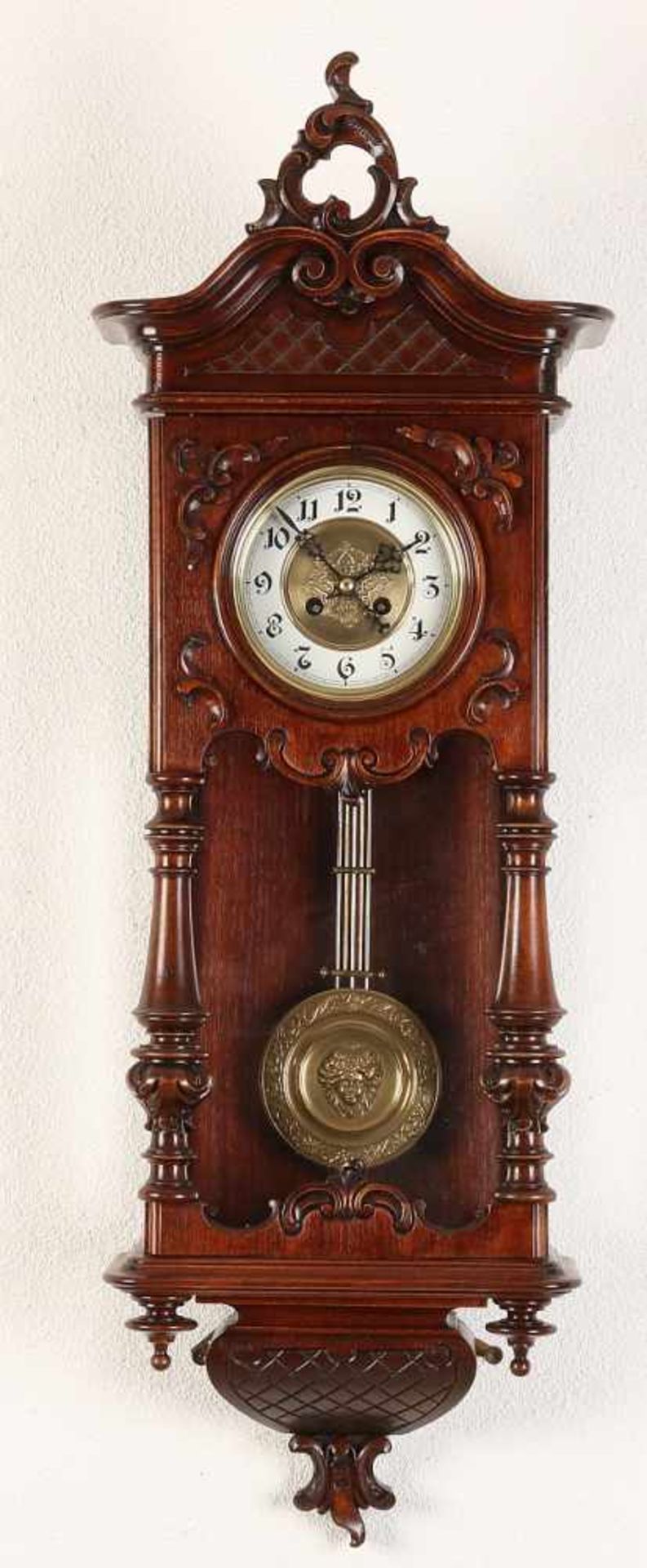 Antique German Baroque walnut pfeifen regulator with glazed cabinet, three-quarter columns and