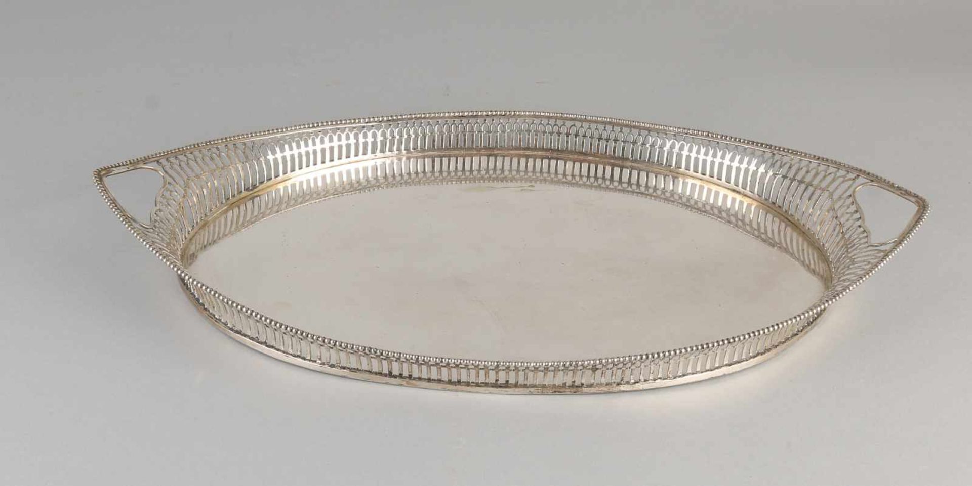 Silver tray, 833/000, boat-shaped with serrated edge and has a bead edge. MT .: unclear jl .: E 1914 - Bild 2 aus 2