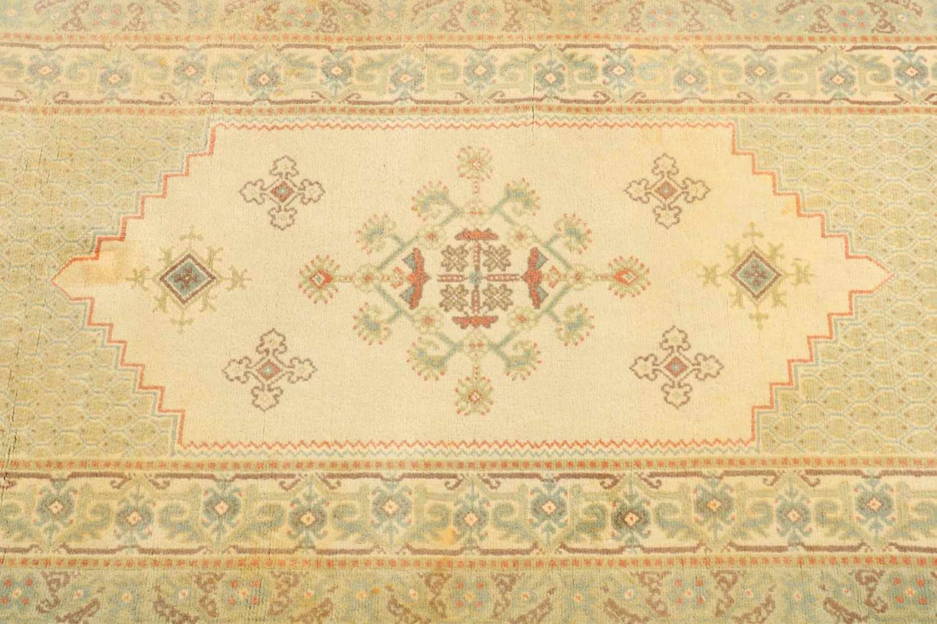 Persian rug. Cream-green. Size: 138 x 74 cm. In good condition. - Bild 2 aus 3