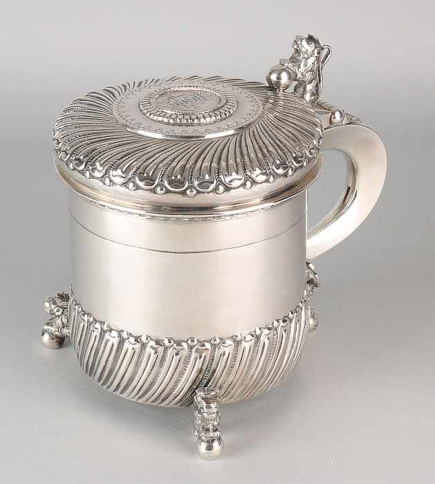 Nice large silver tankard, 830/000. so-called Humpen, decorated with a broad rim with knerren