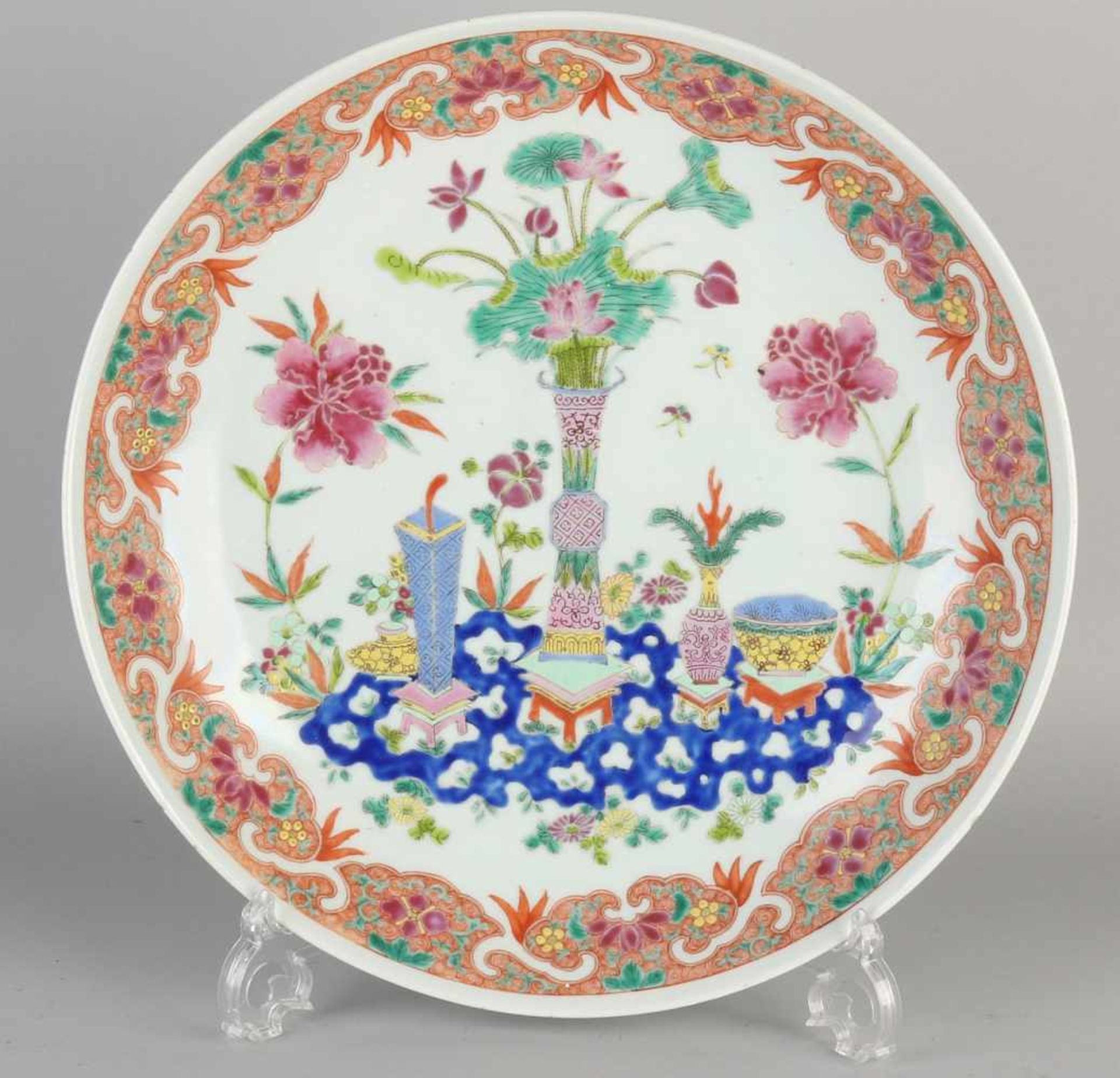 Large Chinese porcelain dish with Rose Family vases and floral decoration + six digits bottom