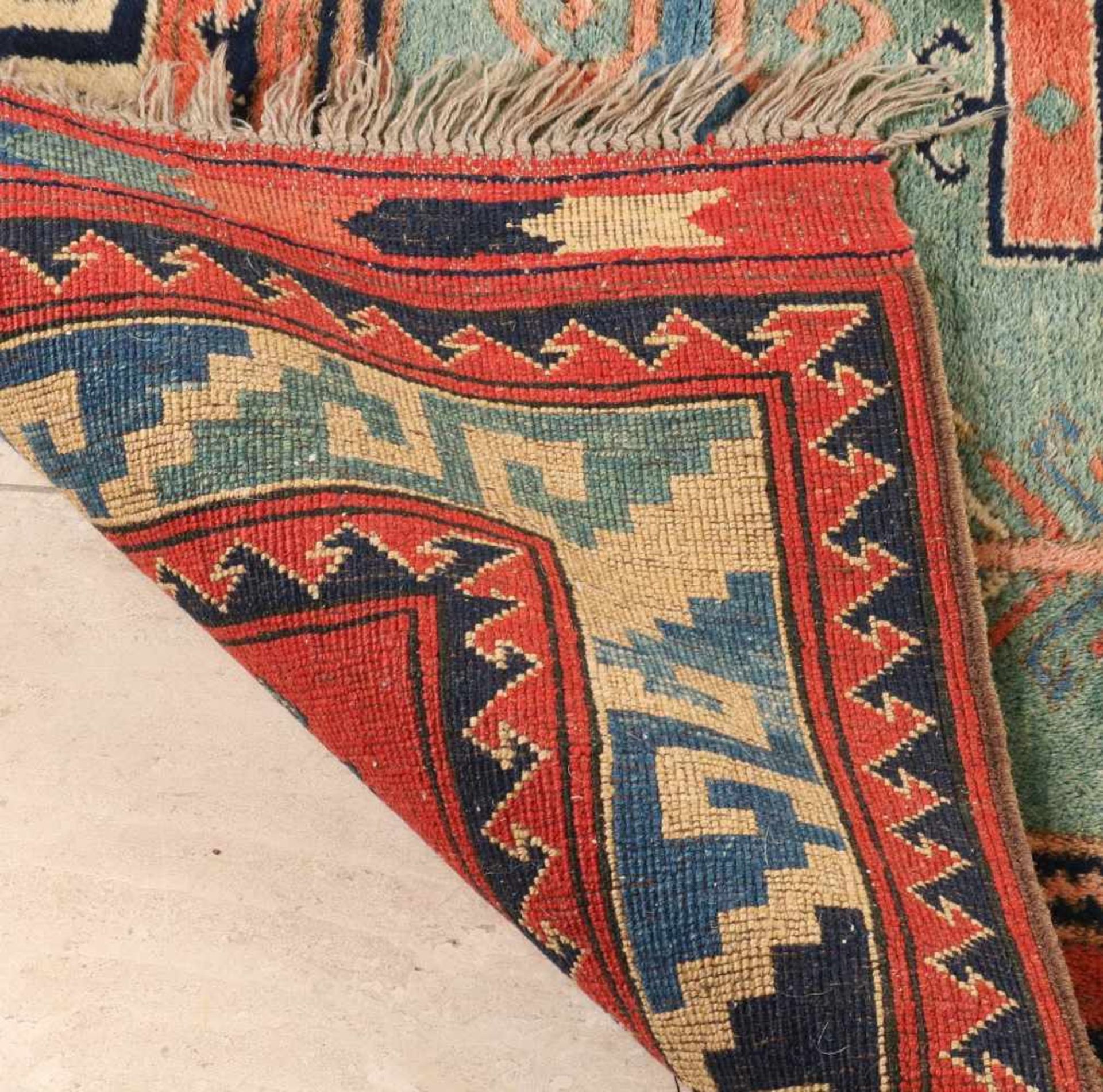 Old Persian rug in the color salmon / blue / black / cream. Size: 150 x 113 cm. In good condition. - Bild 3 aus 3