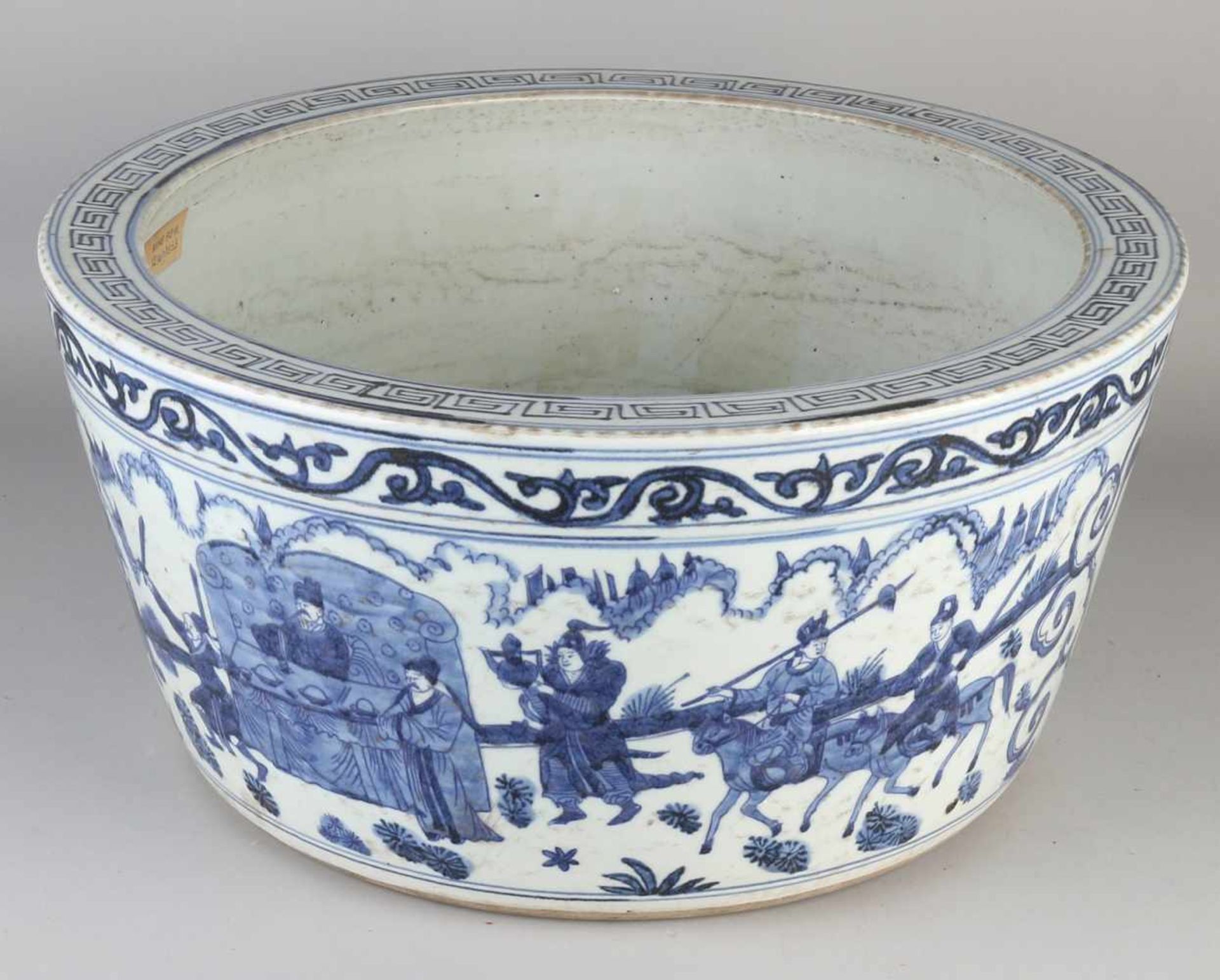 Very large Chinese porcelain pot with about Chinese characters and Chinese characters. Dimensions: H
