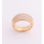 Red Gold ring, 750/000, with diamonds. Broad red gold ring with a brilliant-cut diamonds, a total of