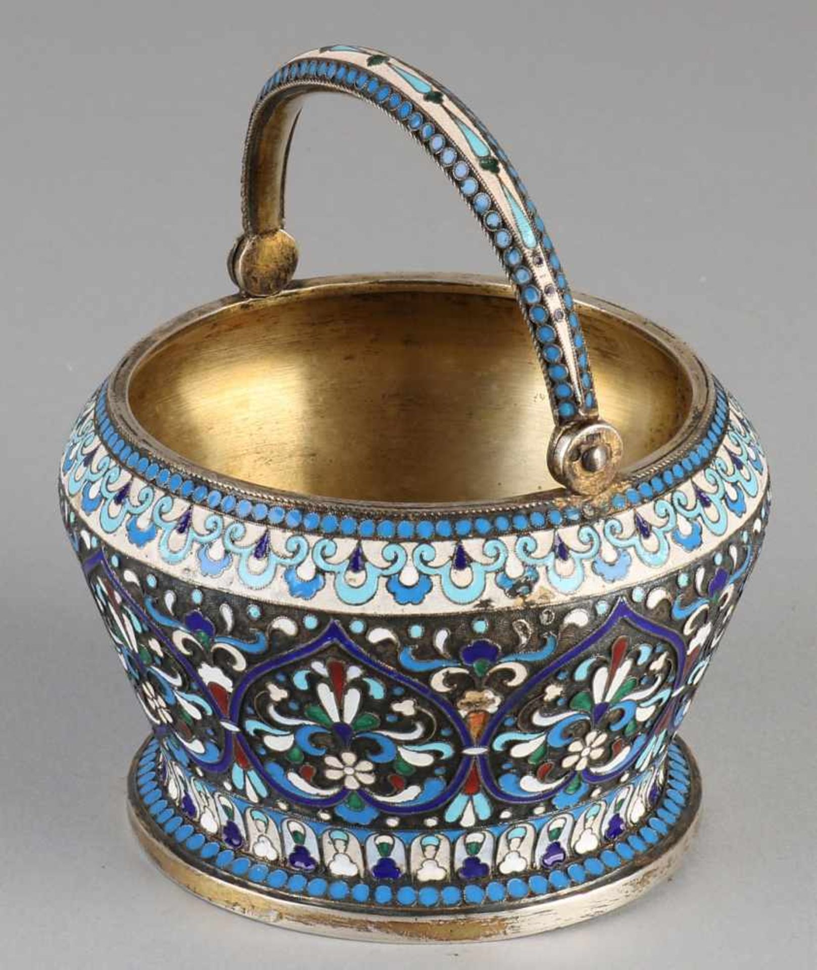 Fine silver suikerbak with handle, 84 zolotniks, 875/000, decorated with cloissonne operation.