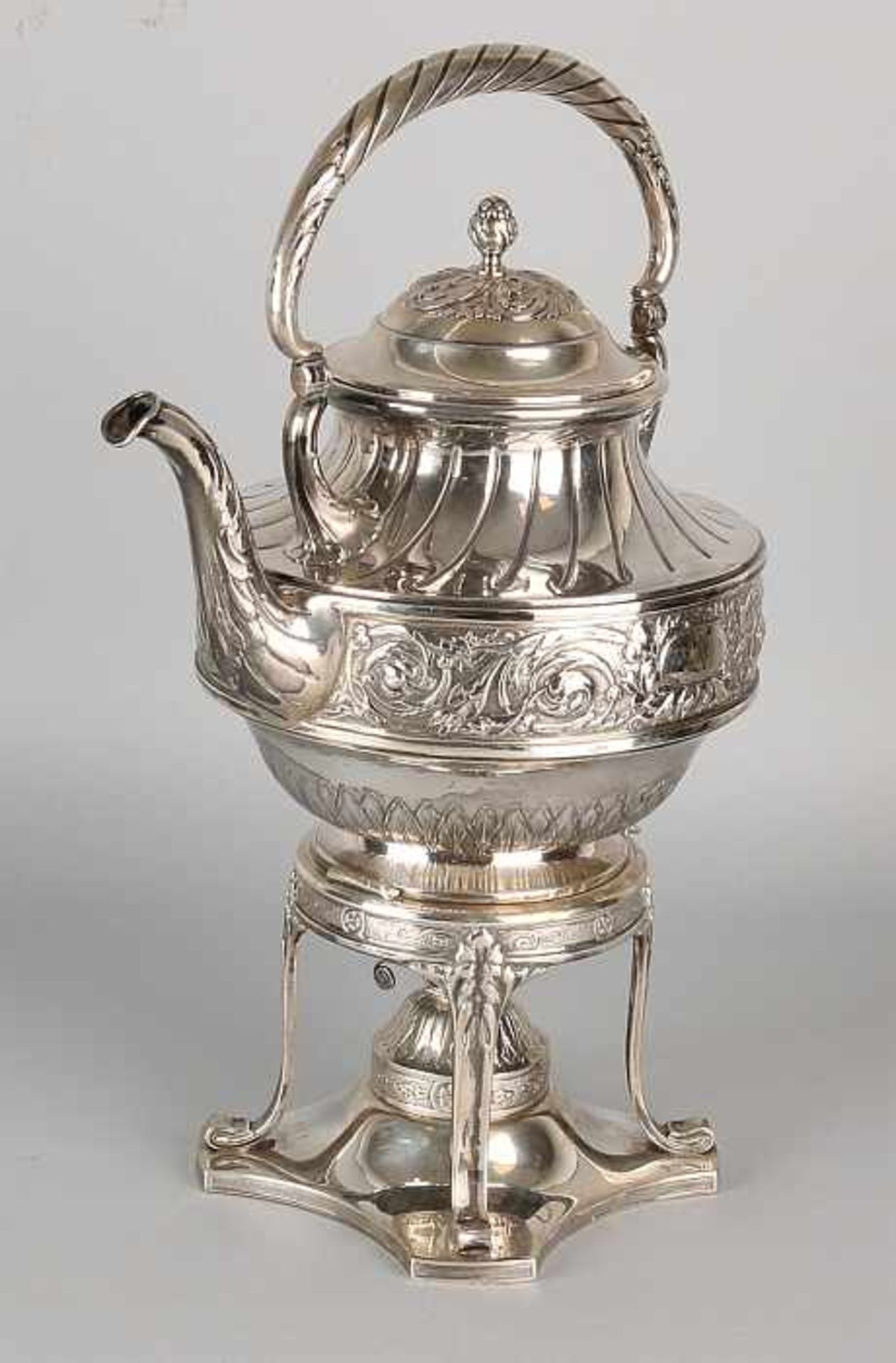 Beautiful silver urn, 830/000, with boiler and burner Comfoor. Historicism, decorated with