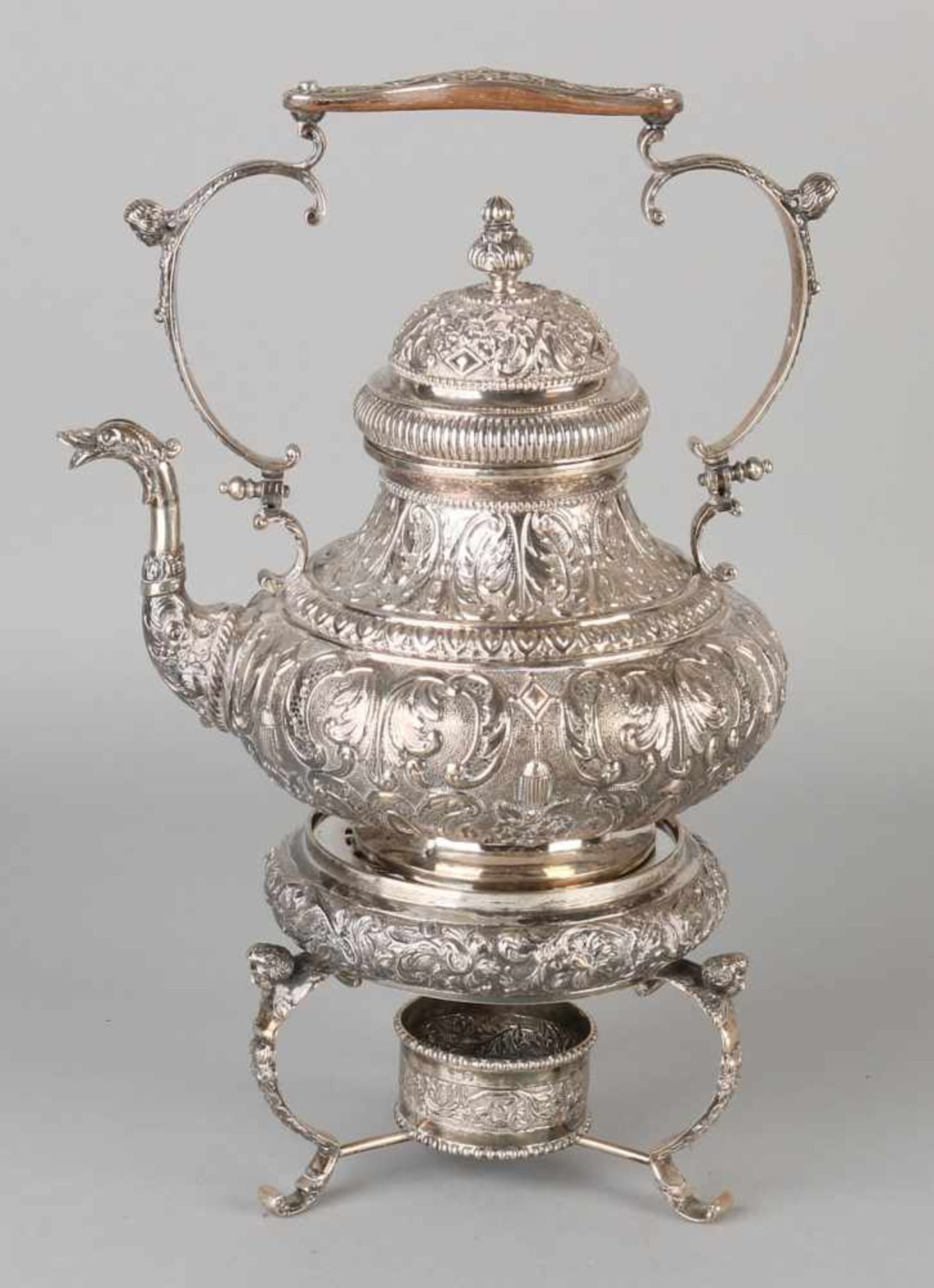 Beautiful silver can Comfoor, 833/000. Can richly decorated with acanthus leaves, knerrenrand,