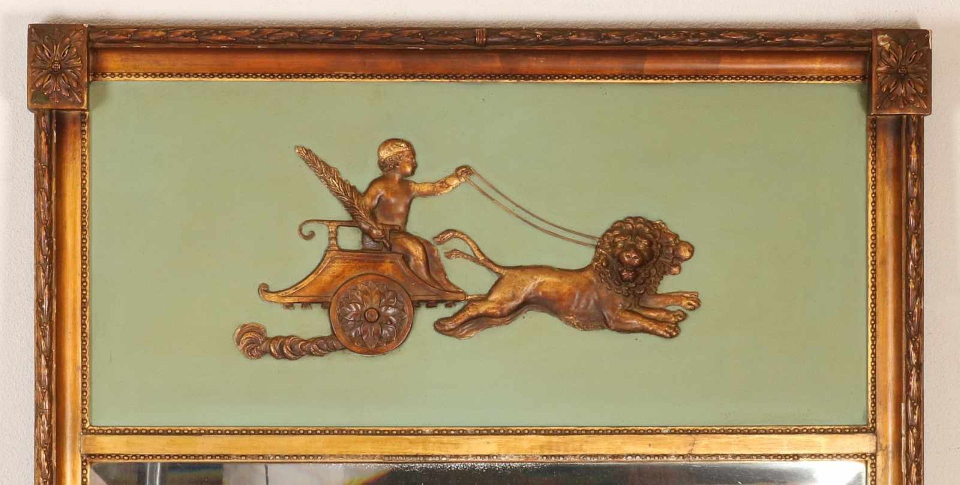 Large gold-plated Empire hall mirror with chariot and faceted mirror. Circa 1800. Dimensions: H - Bild 2 aus 2