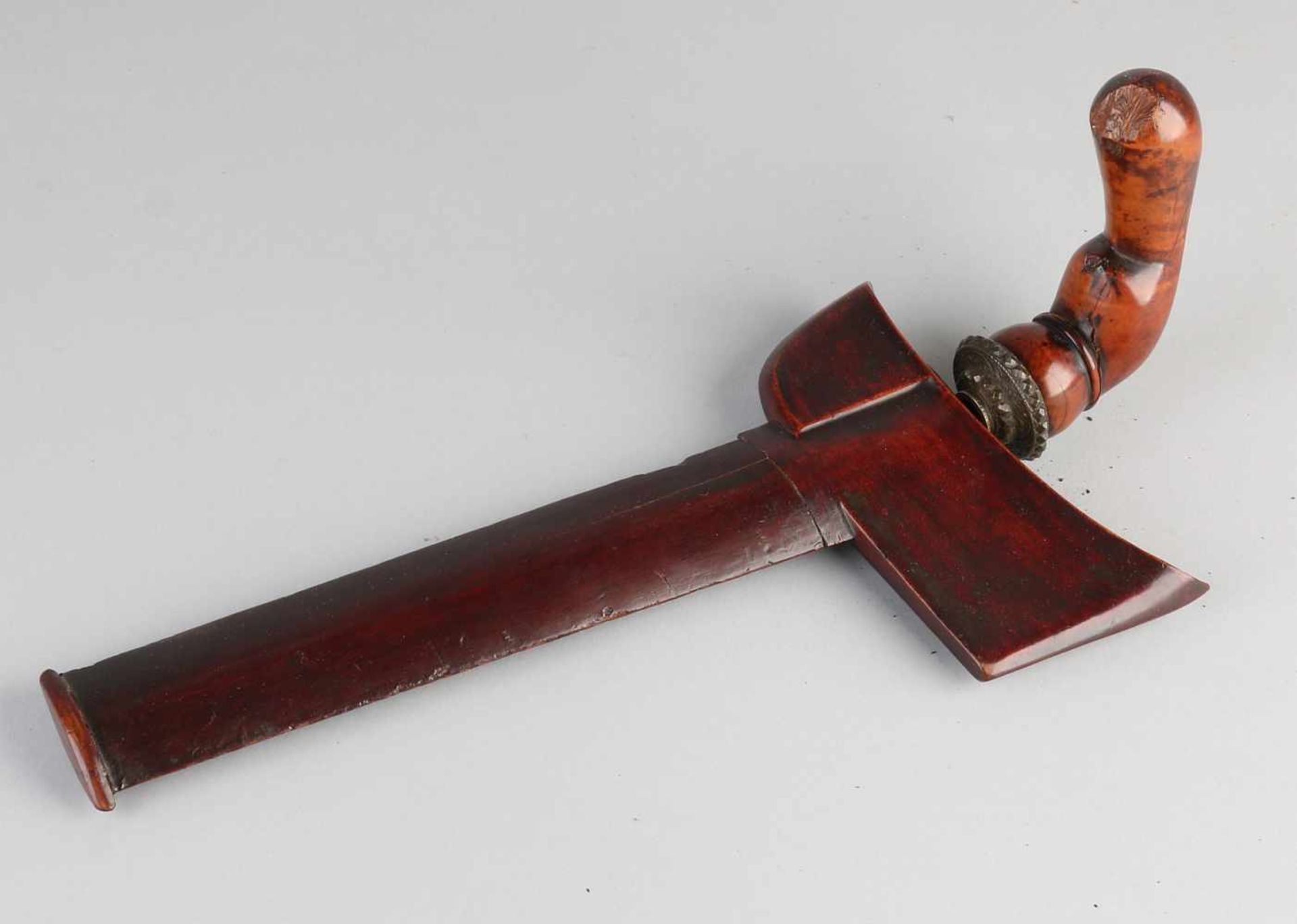Antique Indonesian kris with Damascus blade, wooden scabbard and hilt. Size: L 32 cm. In good - Image 2 of 2