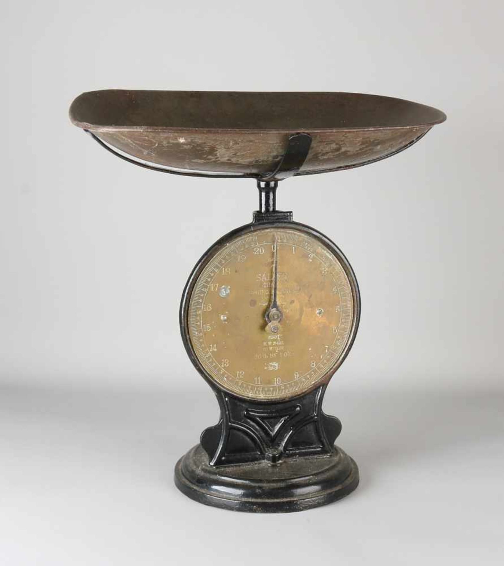 Large antique English cast grocery scale with brass dial. Salter Spring Trade Balance. Size: 42 x 41