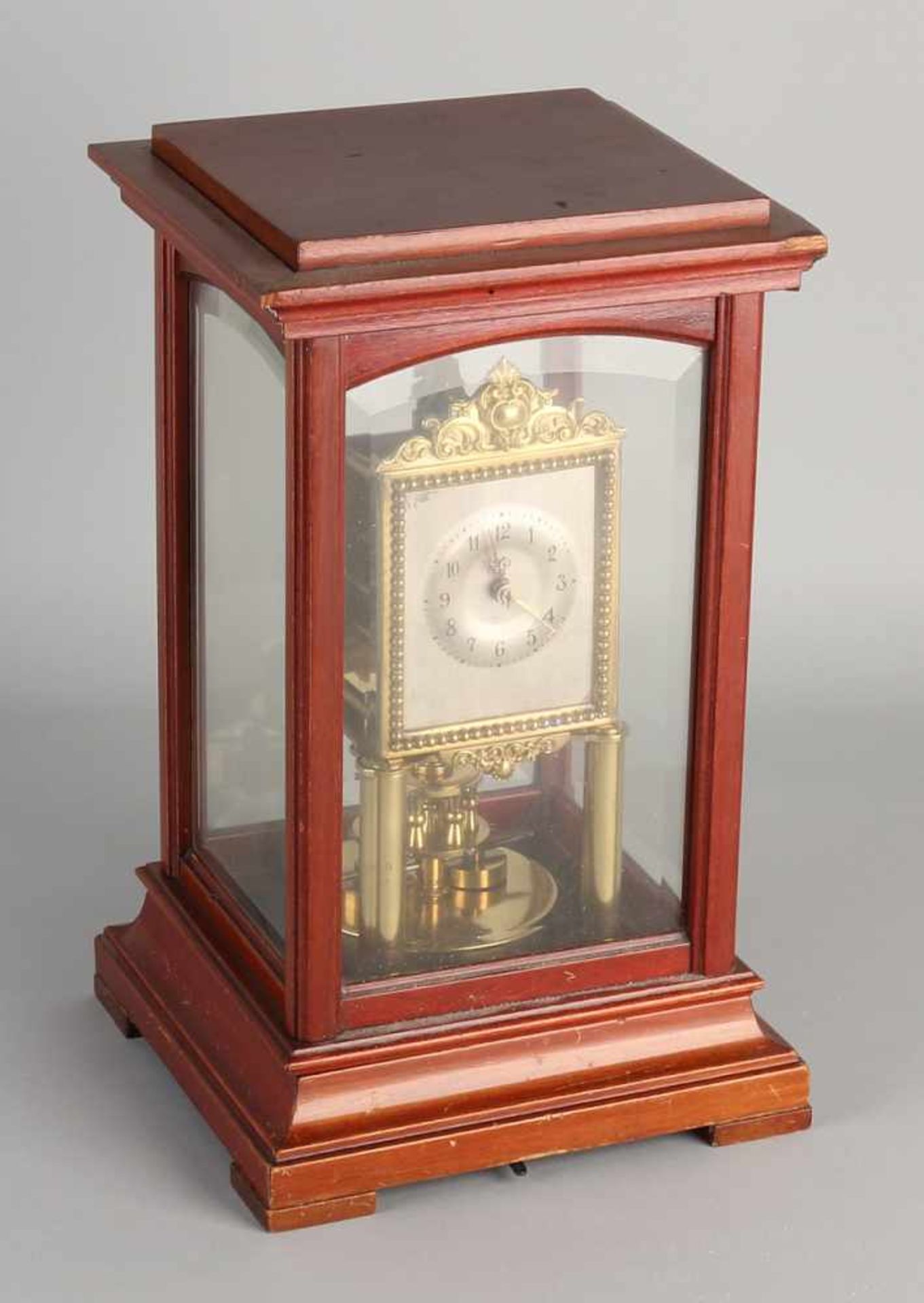 Antique mahogany Gustav Becker years pendulum clock with cut glass. Circa 1900. Dimensions: H 32 cm. - Bild 2 aus 2