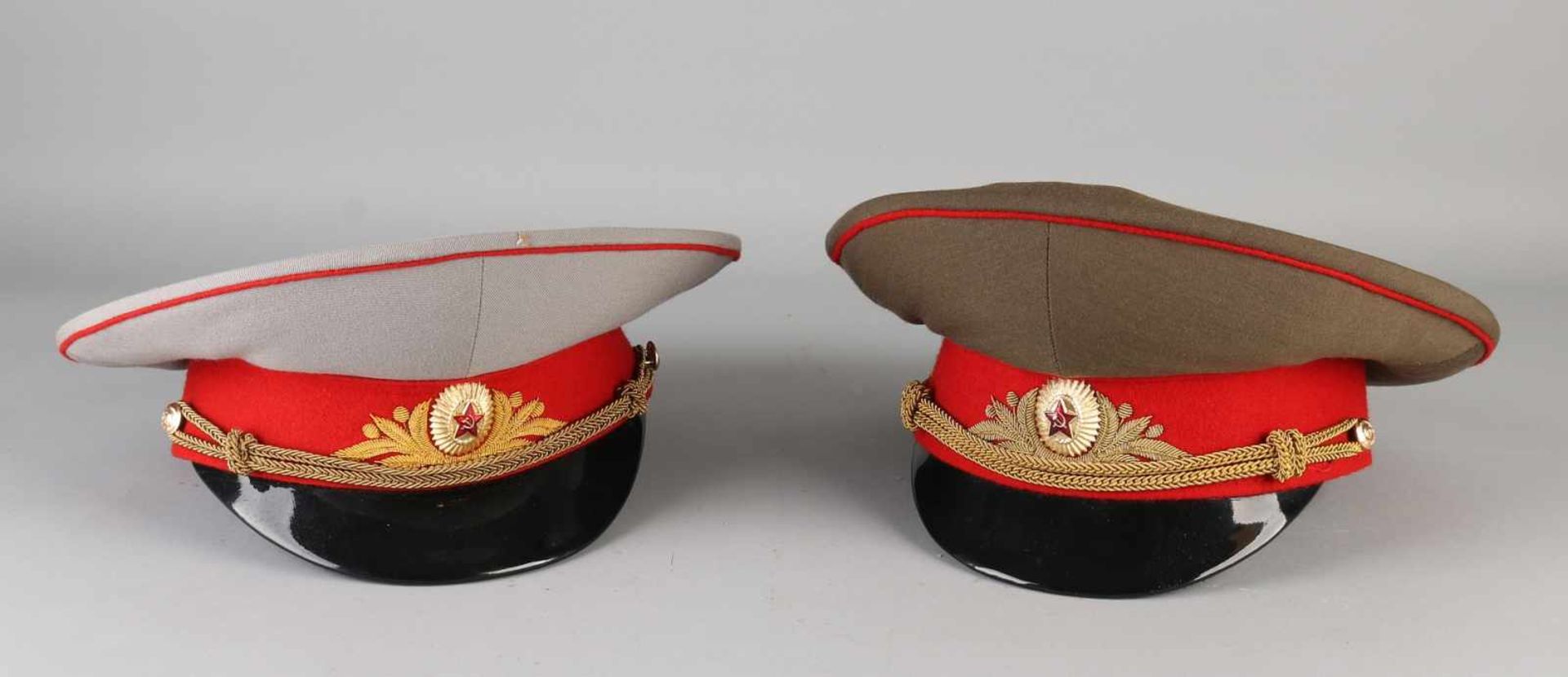 Two original Russian general caps. Duty and parade cap. Second half 20th century. Size: 15 x Ø 30