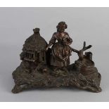 Bronze Tinte Set aus dem 19. Jahrhundert. Tintenfass in Strohhütte und im Bierfass. Größe: 18 x 24 x