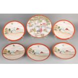 Sechs antike japanische Kutani-Porzellanteller. Markiert Osaka. Eine Platte mit Kantenschäden.