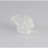 Lalique Frankreich Glasvogel. 20. Jahrhundert. Größe: H 8,5 cm. In guter Kondition.Lalique