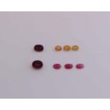 Viele Edelsteine, 2 ovale Turmaline, 1,77 ct und 3,4 ct, 3 ovale gelbe Saphire, insgesamt 2,45 ct