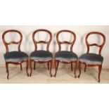 Vier holländische Mahagoni Biedermeier Stühle mit guter Polsterung. Um 1860. Abmessungen: 103 x 50 x