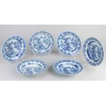 Sechs Teile chinesisches Porzellan aus dem 18. Jahrhundert. Queng Lungenteller mit Landschafts- /