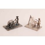 Zwei silberne Miniaturen auf Teller, 835/000, mit einem Maler mit Staffelei, 5x3,5x4cm und einem