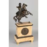 Französische Charles Dix Kaminuhr. Um 1830. Marmor mit Bronze Napoleon Bonaparte. Originales Acht-