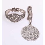 Silberanhänger, 835/000 und Armband, 800/000, lange Ankerhalskette, 60 cm., Mit einem runden